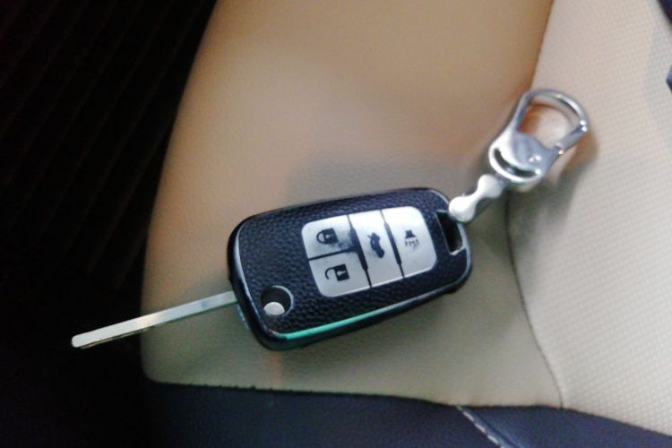 雪佛兰 科鲁泽 2022款 320 自动悦享天窗版中控内饰7001