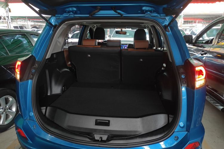 丰田 RAV4荣放 2016款 2.5L 自动四驱精英版机舱底盘23