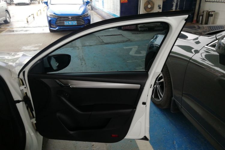 斯柯达 明锐 2020款 1.5L 自动智行豪华版中控内饰7005