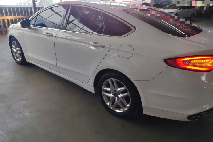 福特 蒙迪欧 2013款 1.5L GTDi180时尚型车身外观4