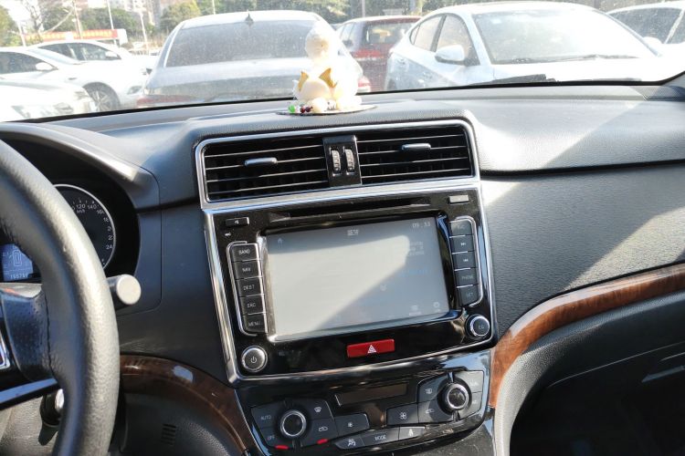 哈弗H6 2014款 运动版 1.5T 手动两驱精英型中控内饰16