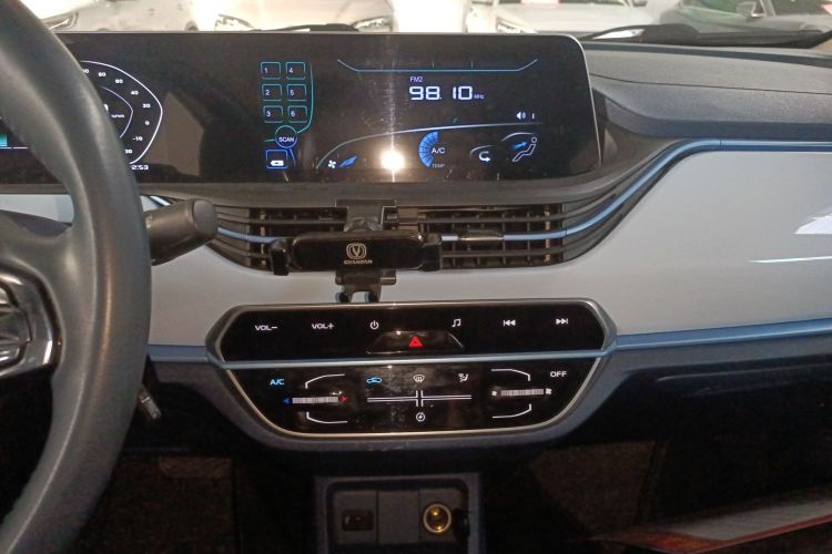 长安欧尚 奔奔E-Star 2022款 清心版 多彩款 磷酸铁锂局部细节16