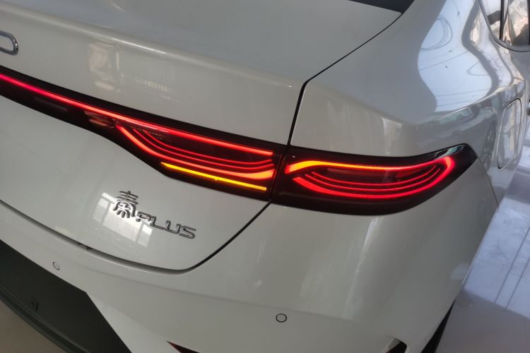 比亚迪 秦PLUS 2025款 DM-i 智驾版 55KM领先型车身外观9