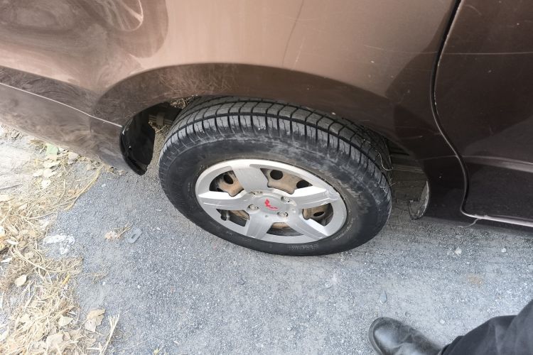 五菱汽车 五菱宏光 2015款 1.2L S 基本型国IV车身外观6008