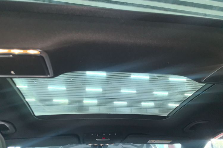 奔驰GLC 2022款 改款二 GLC 260 L 4MATIC 豪华型中控内饰22