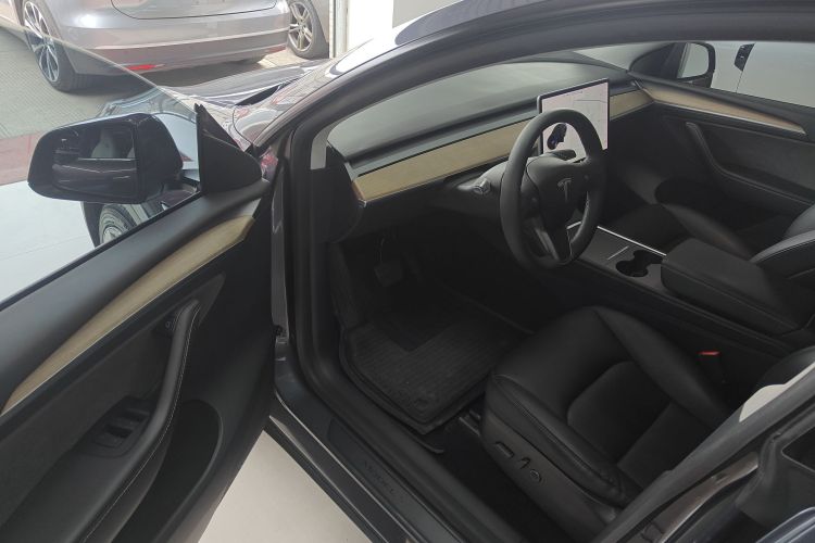 特斯拉 Model Y 2021款 长续航全轮驱动版 3D7中控内饰7003