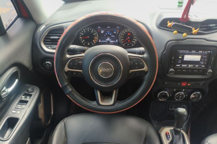 Jeep 自由侠 2016款 1.4T 自动智能版局部细节13