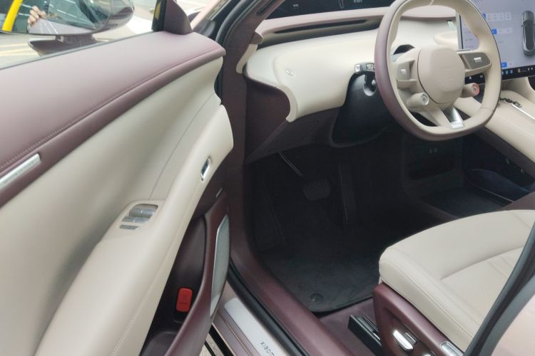 小米汽车 小米YU7 2025款 超长续航高性能四驱Max版中控内饰20