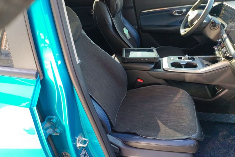 广汽传祺 传祺GS3 2023款 影速 270T R-STYLE版局部细节41