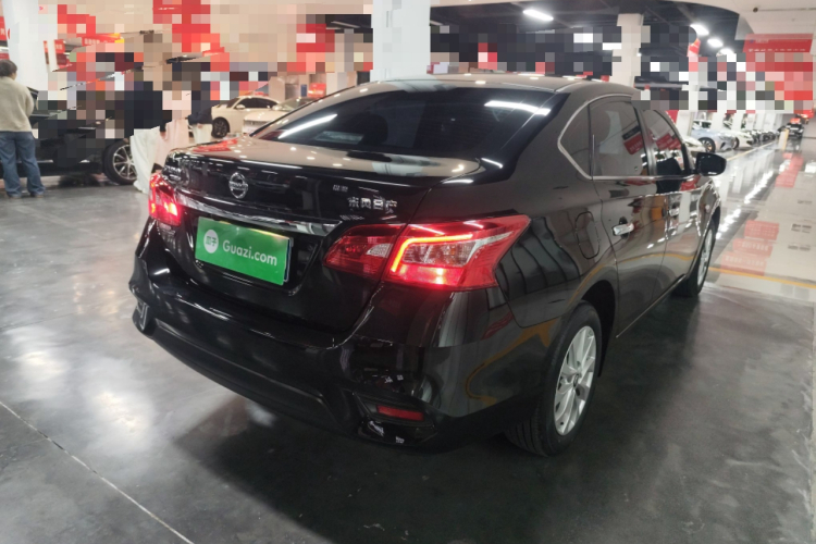 日产 轩逸 2024款 改款二 经典 1.6XE CVT舒适版车身外观7