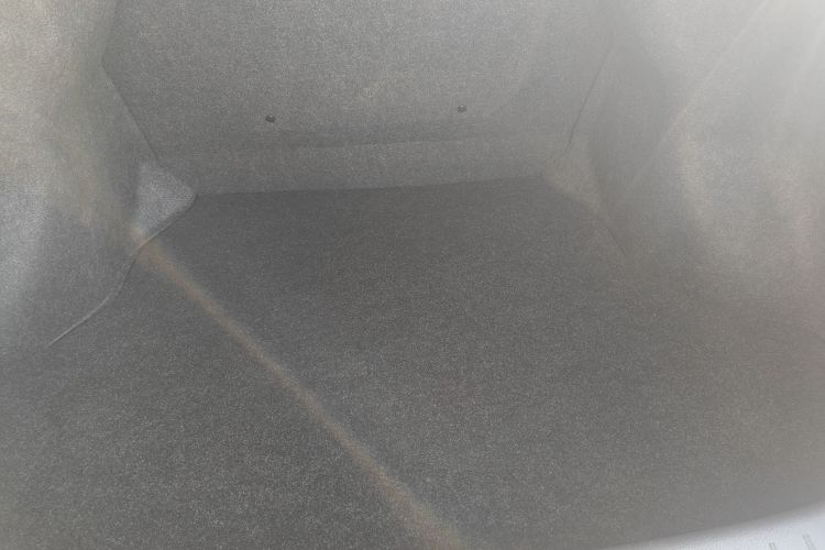 日产 轩逸 2024款 改款 经典 1.6XE CVT舒适版机舱底盘23