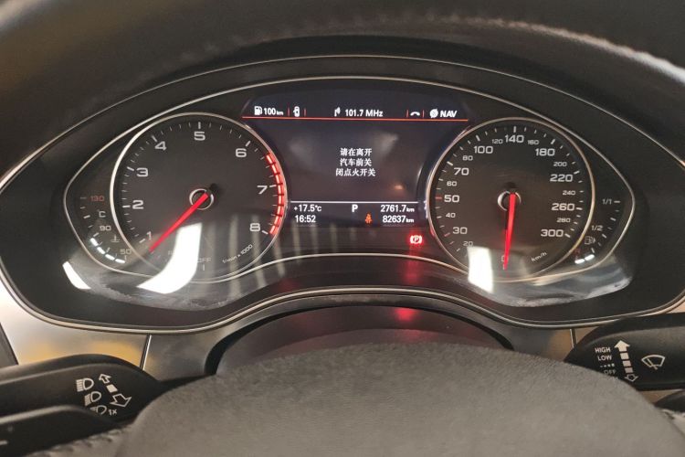 奥迪A6L 2017款 30 FSI 技术型中控内饰14