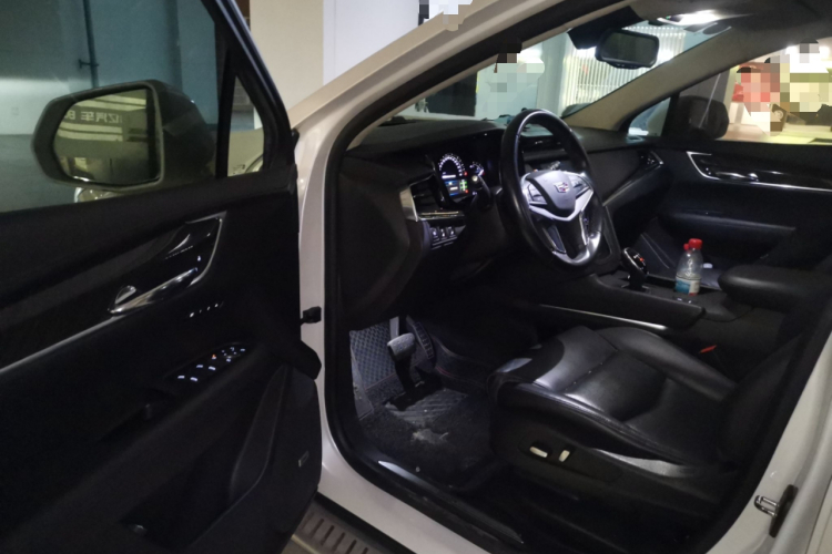 凯迪拉克XT5 2017款 周年庆版 25T 豪华型中控内饰20