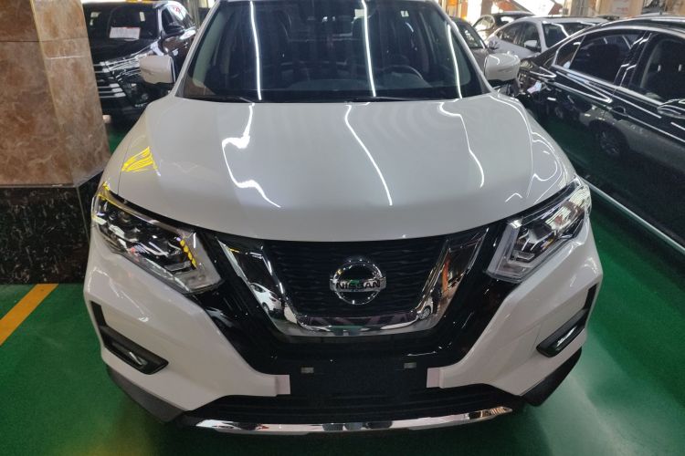 日产 奇骏 2023款 经典 2.0L 两驱智联臻享版车身外观2