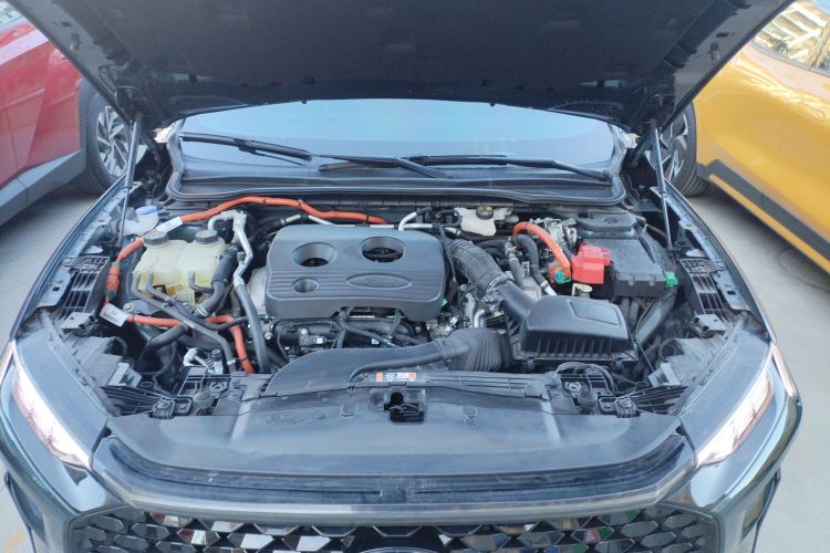 福特 蒙迪欧 2023款 1.5T E-混动 ST-Line机舱底盘24