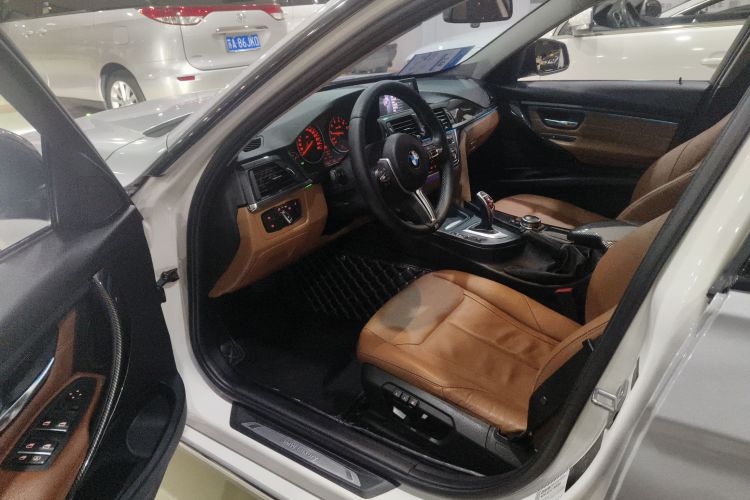 宝马3系 2014款 320Li 豪华设计套装中控内饰20