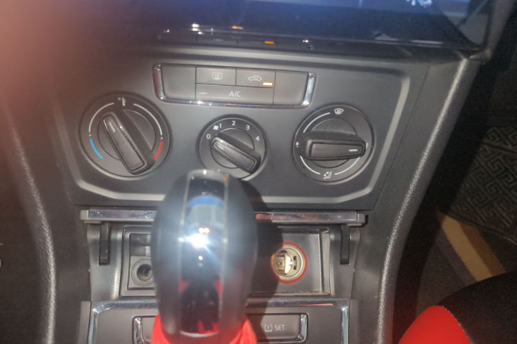 大众 2019款 宝来·传奇 1.5L 自动时尚型 国V局部细节16