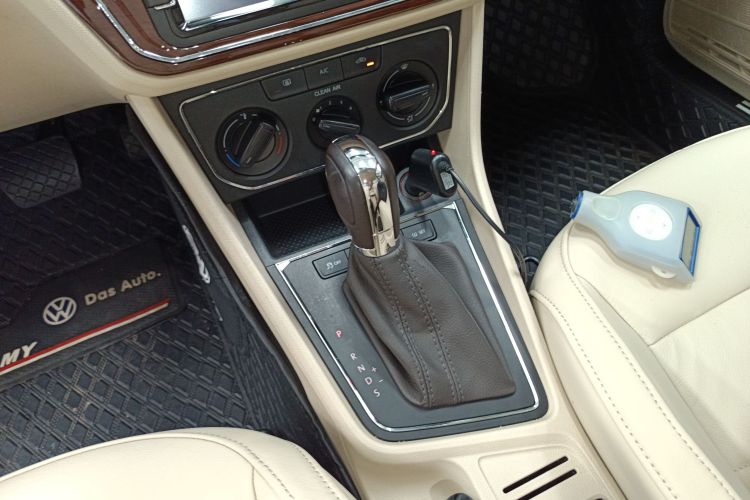 大众 朗逸 2015款 1.6L 自动舒适版中控内饰18