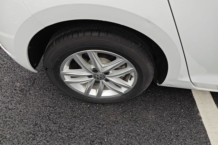 大众 高尔夫 2018款 230TSI 自动舒适型车身外观6008