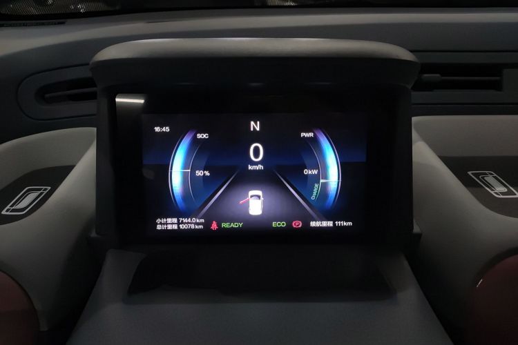 奔腾小马 2025款 222km 闪电马中控内饰14