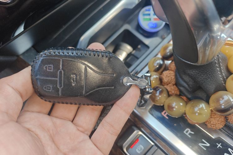 汉腾汽车 汉腾X7 2016款 2.0T DCT尊享型中控内饰11