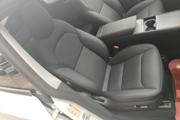 特斯拉 Model Y 2025款 改款 长续航全轮驱动版局部细节41