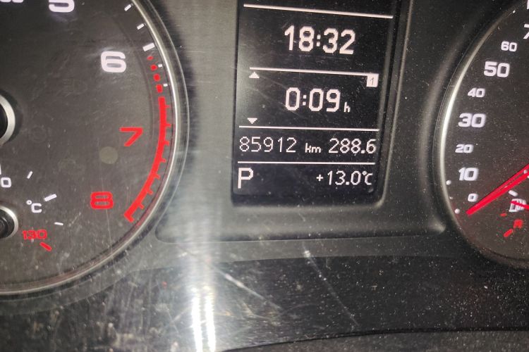 奥迪Q3 2015款 35 TFSI 舒适型中控内饰15