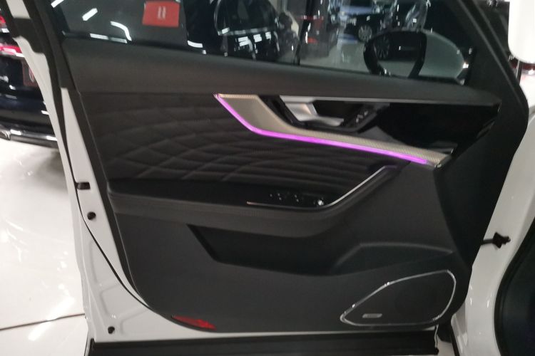 红旗HS5 2022款 改款 2.0T 智联旗享版中控内饰47