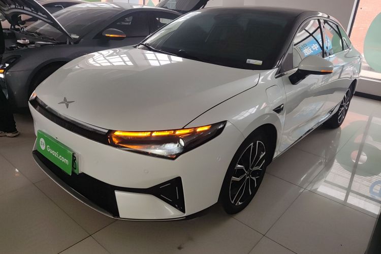 小鹏P5 2021款 550E车身外观1