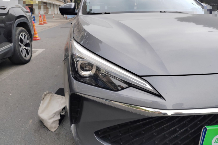 荣威i5 2024款 1.5L CVT尊荣版车身外观6006