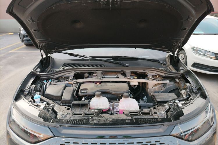 零跑汽车 零跑C11 2024款 增程 300尊享版机舱底盘24