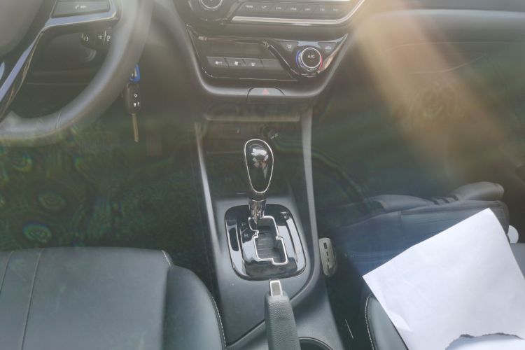 长安 悦翔 2019款 1.5L DCT 联动云版局部细节18