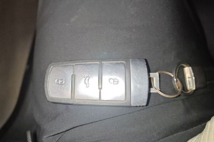 大众 迈腾 2015款 1.8TSI 领先型中控内饰7001