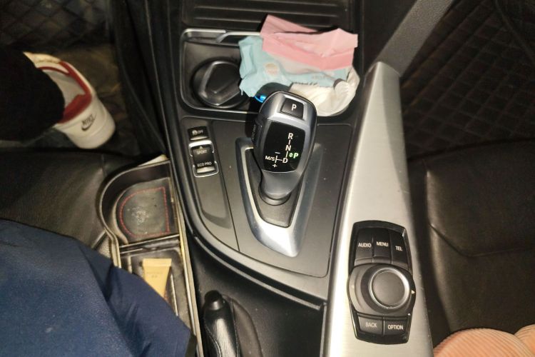 宝马4系 2016款 420i 时尚型中控内饰18