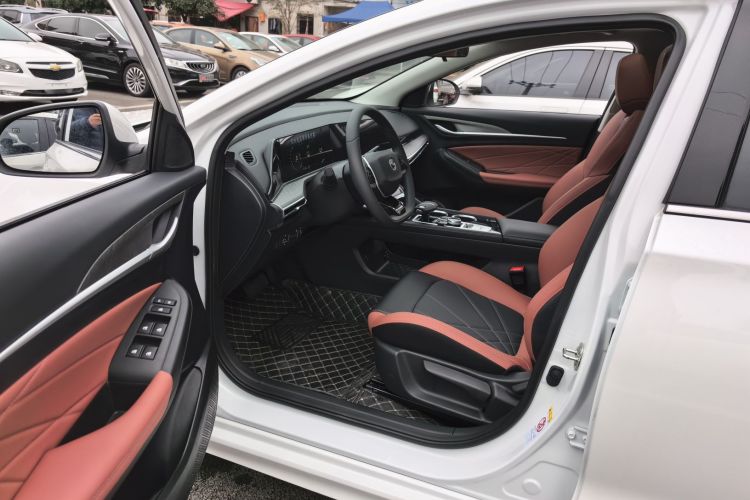 长安 逸动 2024款 PLUS 蓝鲸NE 1.4T GDI DCT高能版中控内饰20