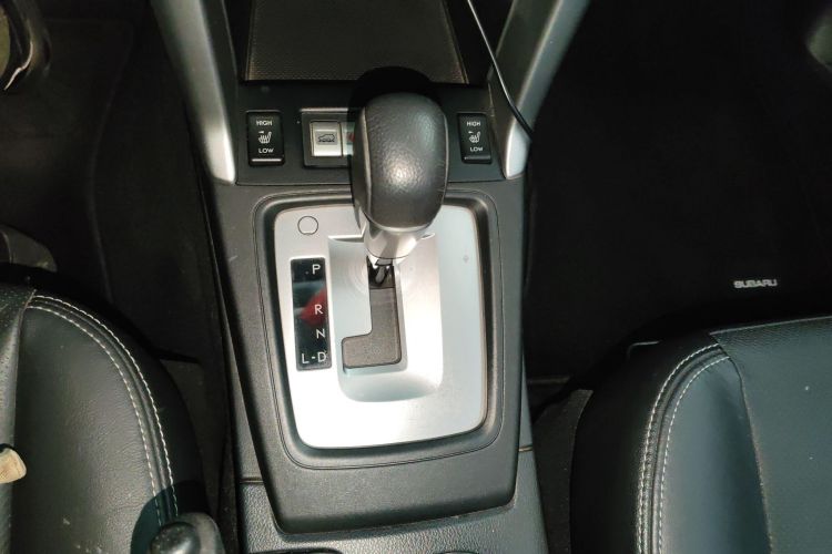 斯巴鲁 森林人 2013款 2.5i 自动精英版中控内饰18