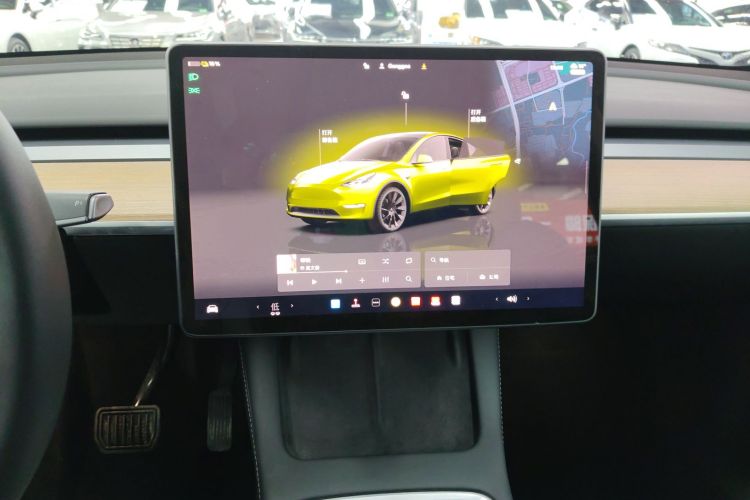 特斯拉 Model Y 2022款 后轮驱动版中控内饰16