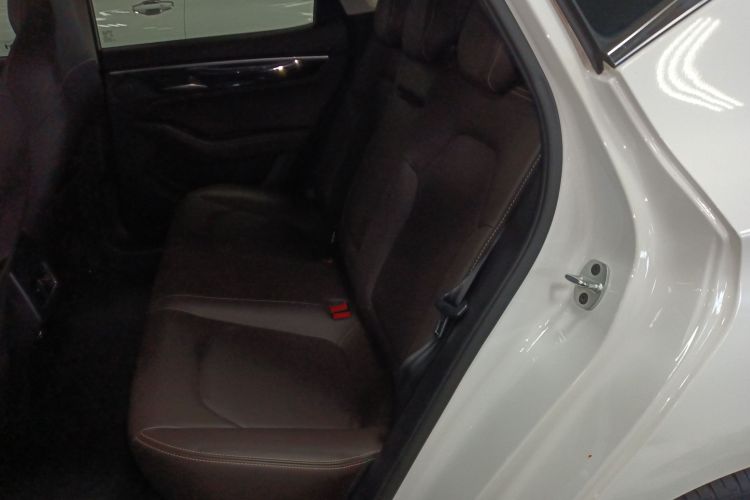 江汽集团 嘉悦A5 2020款 1.5T CVT超越型中控内饰21