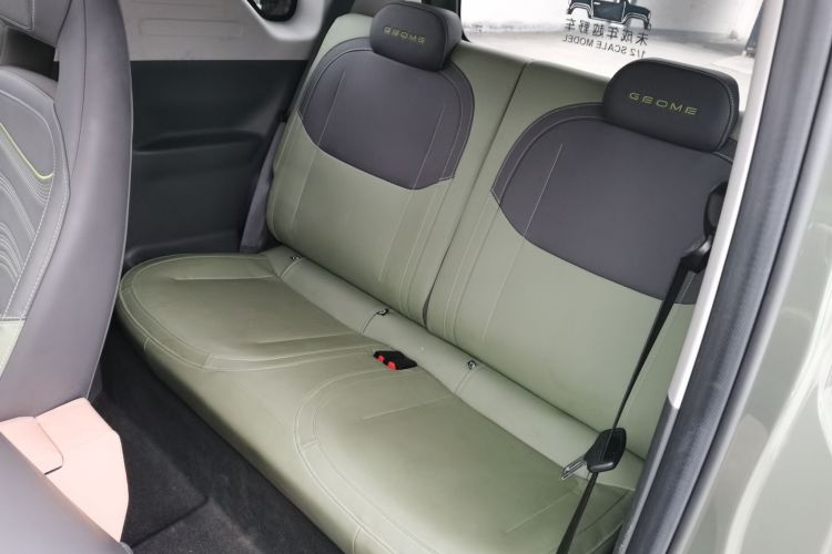 吉利银河 2024款 200km 熊猫骑士中控内饰7004