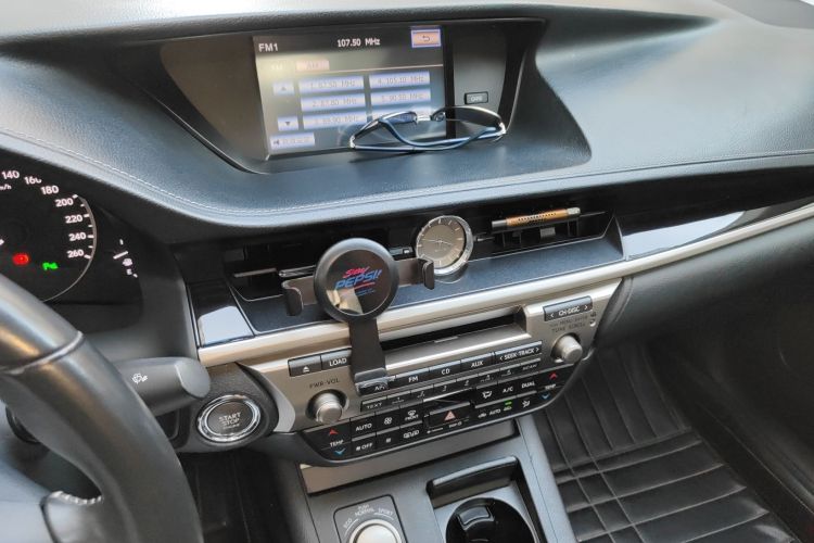 雷克萨斯ES 2013款 250 精英版中控内饰16