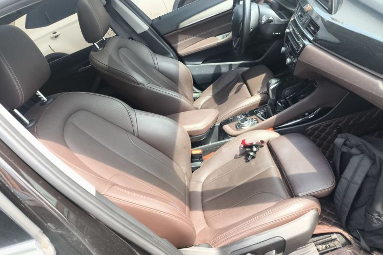 宝马X1 2016款 sDrive20Li 豪华型中控内饰41