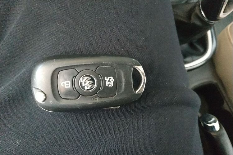 别克 威朗 2015款 三厢 15S 手动进取型中控内饰11