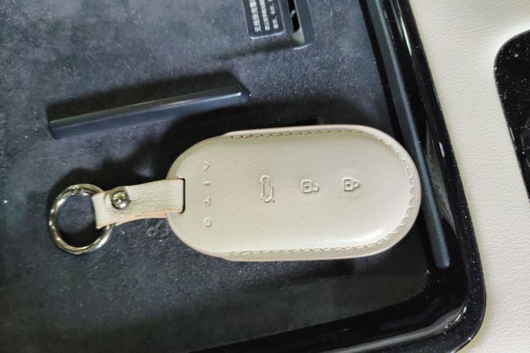 鸿蒙智行 问界M5 2023款 增程后驱标准版中控内饰7001