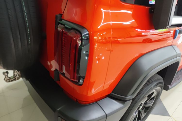 坦克300 2021款 越野版 2.0T 挑战者车身外观9