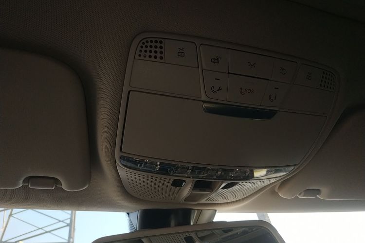 奔驰C级 2018款 C 180 L 时尚型局部细节22