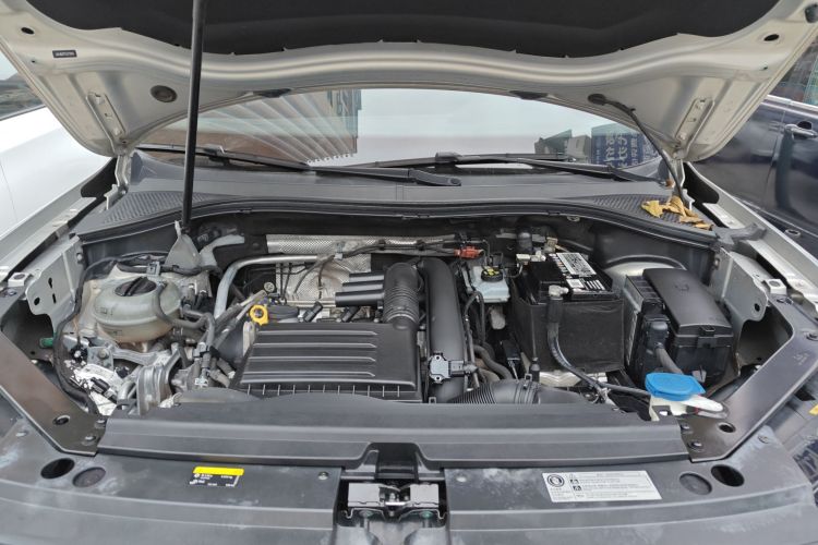 大众 途观L 2018款 280TSI 自动两驱舒适版机舱底盘24