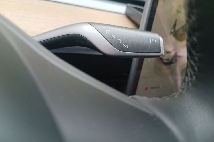 特斯拉 Model Y 2022款 改款 后轮驱动版中控内饰18