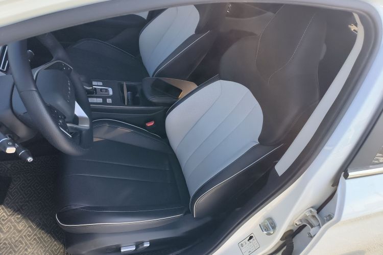 北京汽车 北京EU5 PLUS 2023款 R500 优享版中控内饰19