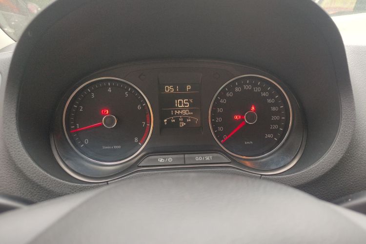 大众 Polo 2014款 1.4L 自动舒适版中控内饰14