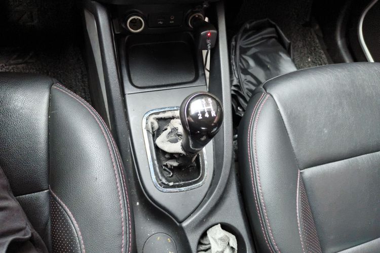 长安CS35 2016款 1.6L 手动豪华型 国V中控内饰18